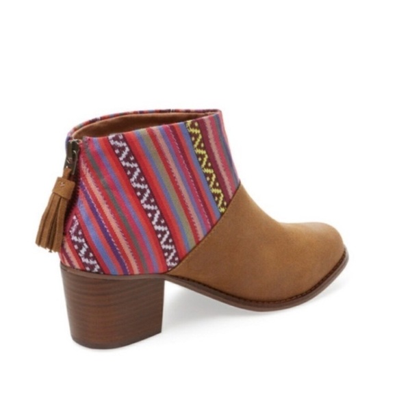 Toms Leila Ankle boot, tan, Aztec print, suede, western, 5.5 - Picture 6 of 8